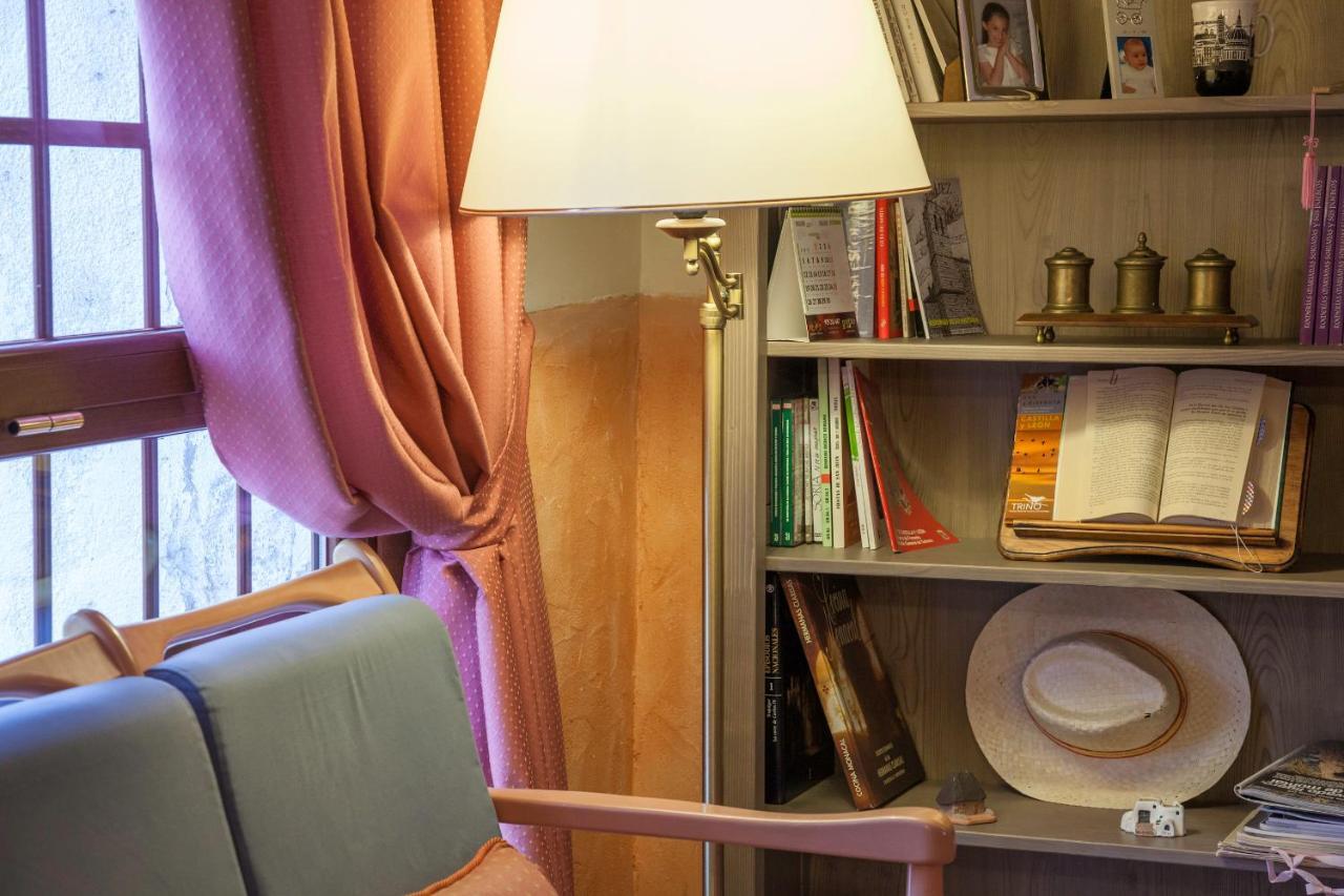 La Casa Del Maestro Guest House Tardelcuende ภายนอก รูปภาพ